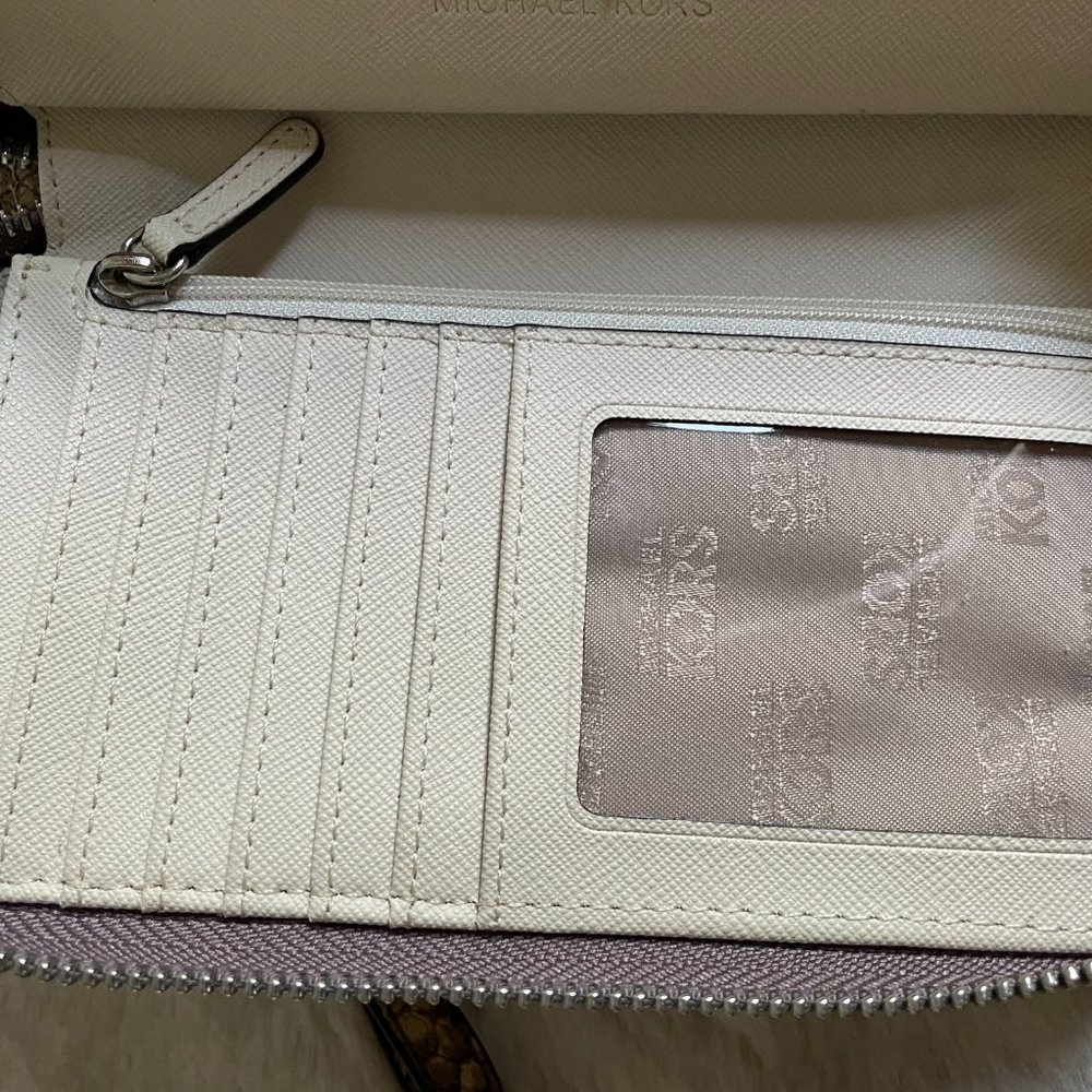 Michael Kors - Picture 5 of 6